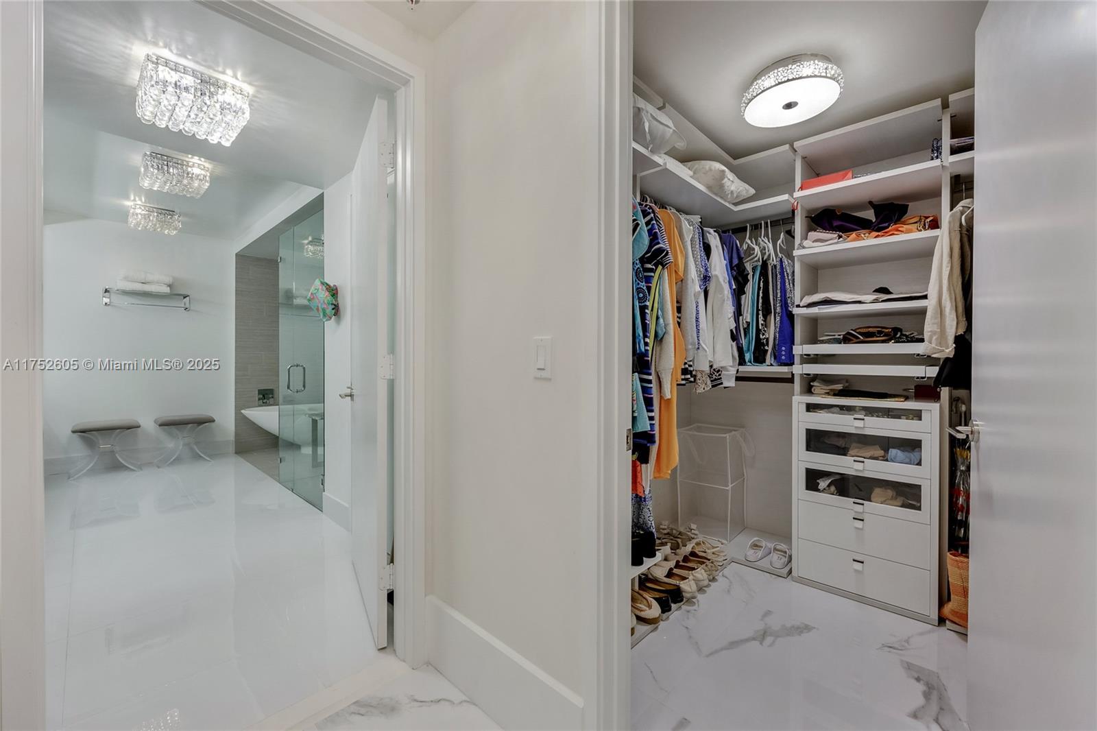 PARQUE TOWERS CONDO - Residential