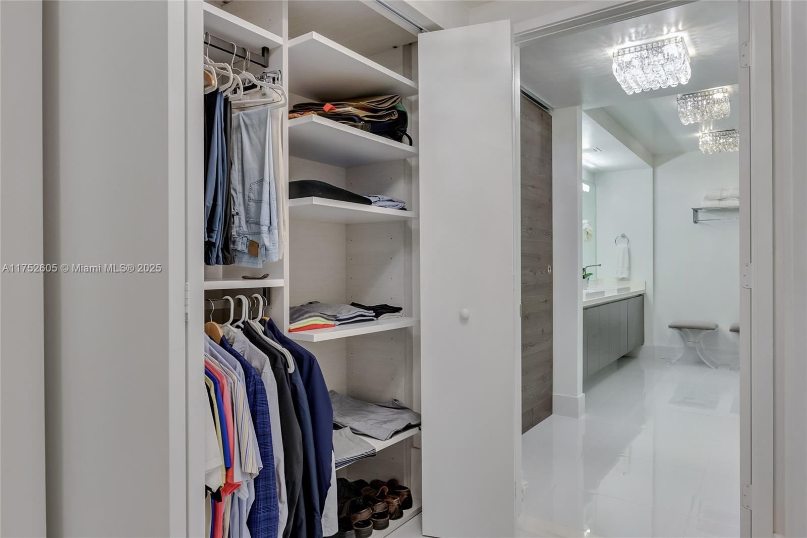 PARQUE TOWERS CONDO - Residential