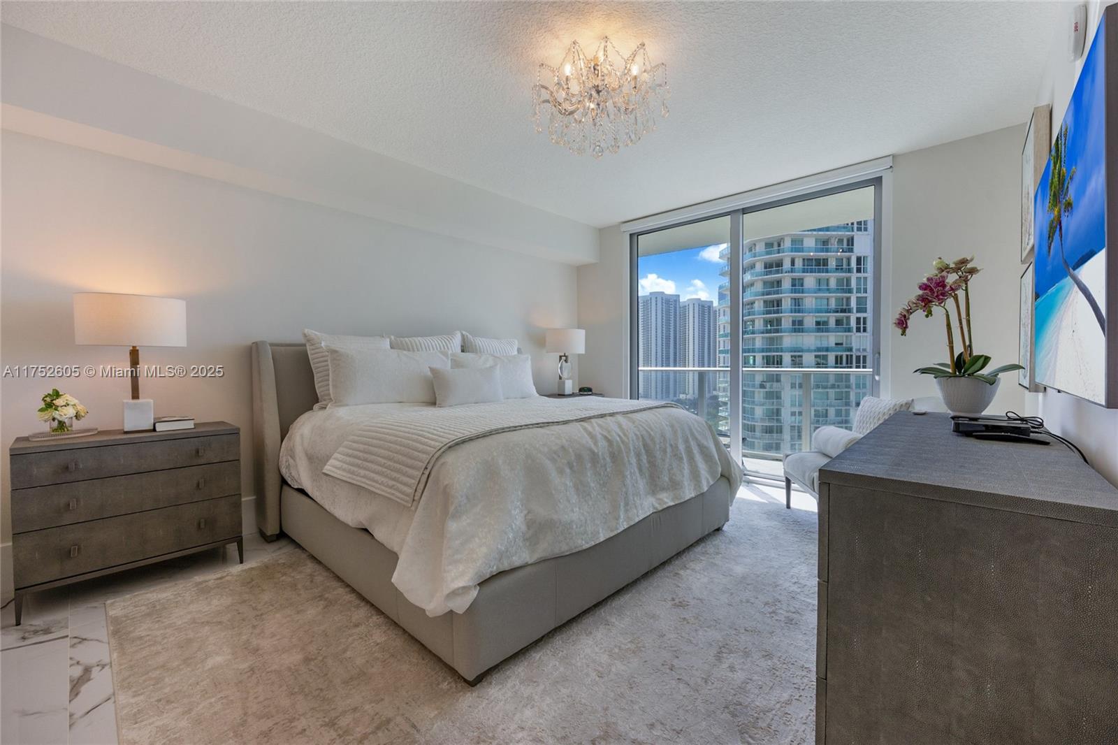 PARQUE TOWERS CONDO - Residential