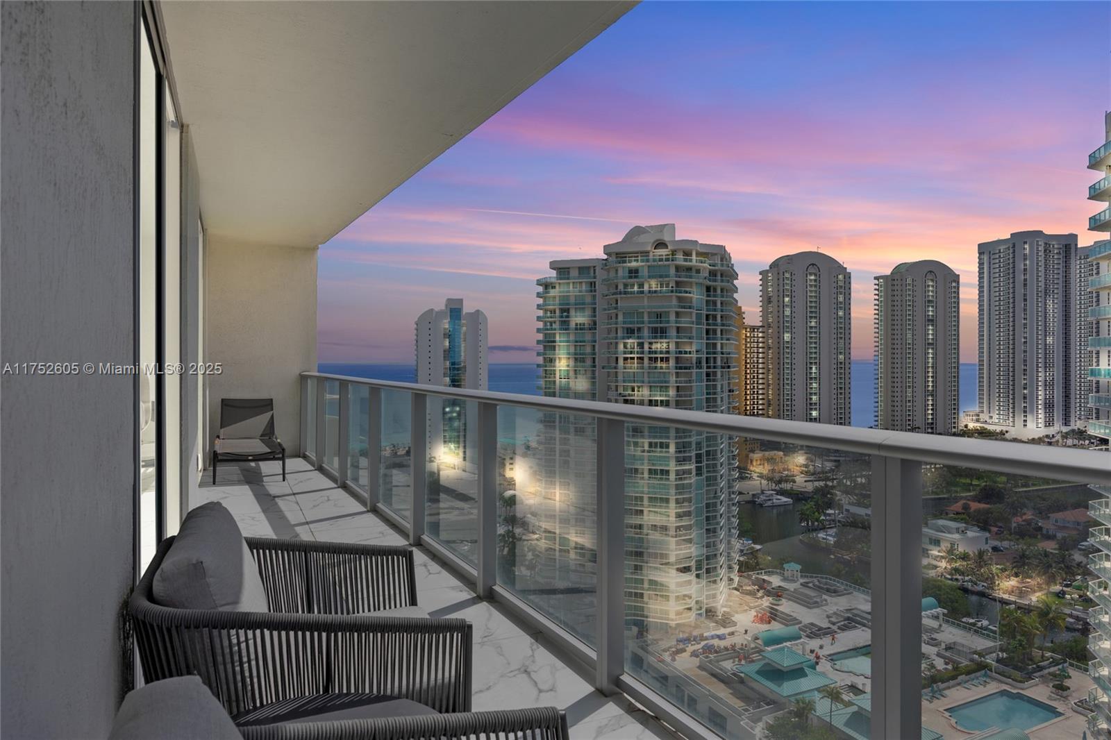 PARQUE TOWERS CONDO - Residential