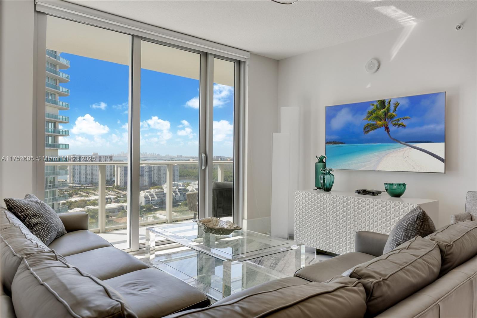 PARQUE TOWERS CONDO - Residential