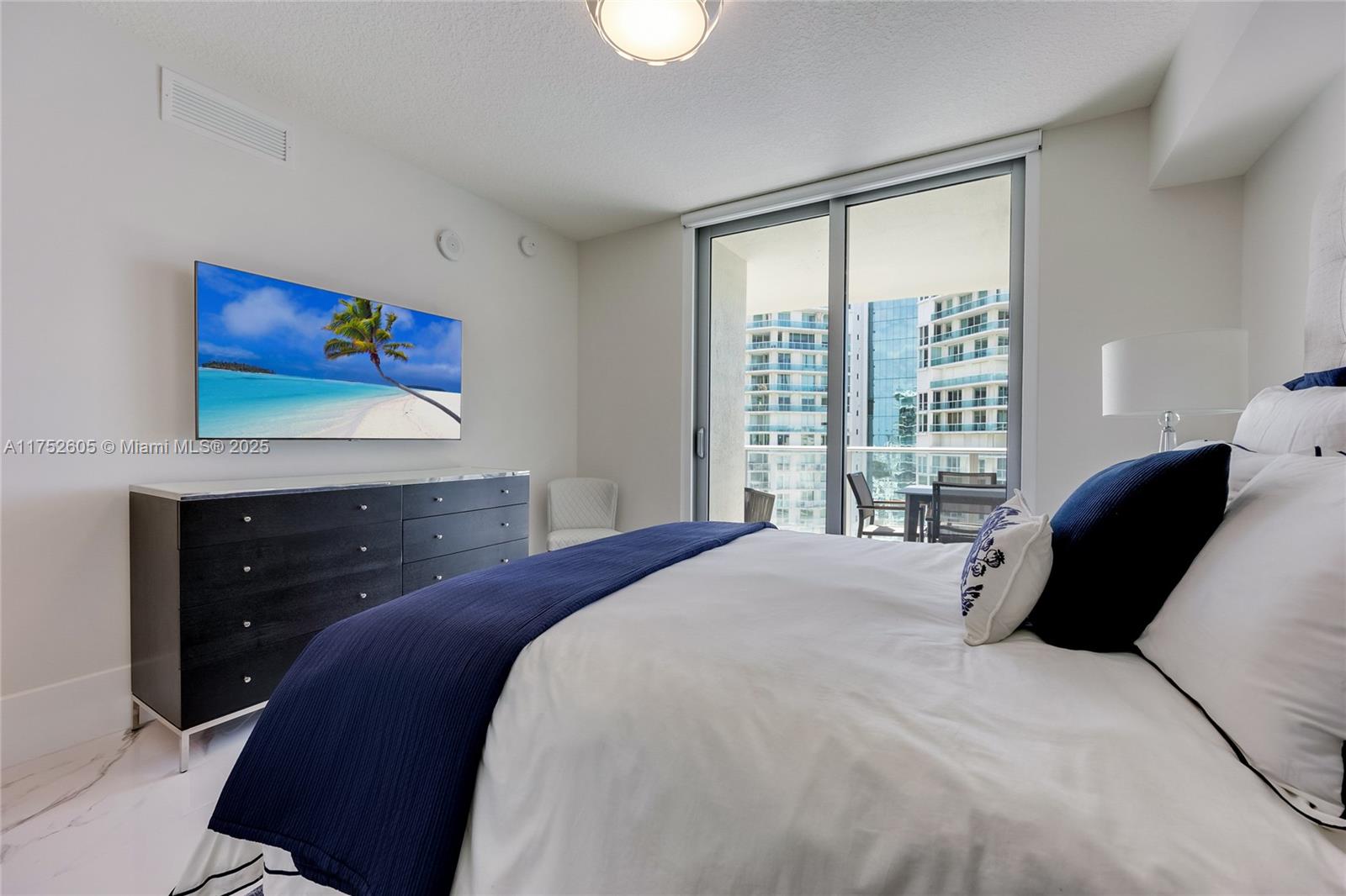 PARQUE TOWERS CONDO - Residential