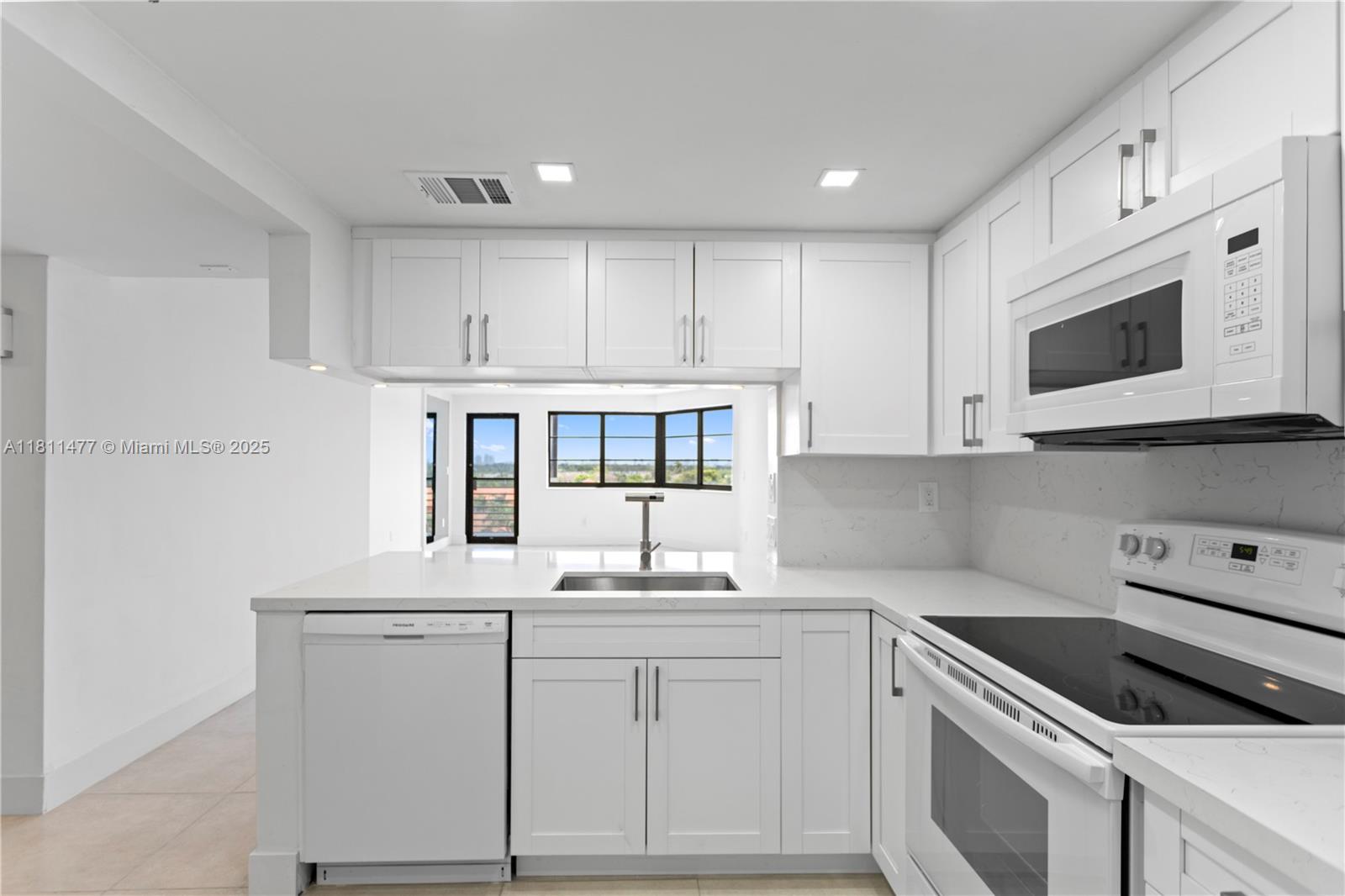 LAKE VIEW OF CALIF CLUB C - Residential Lease
