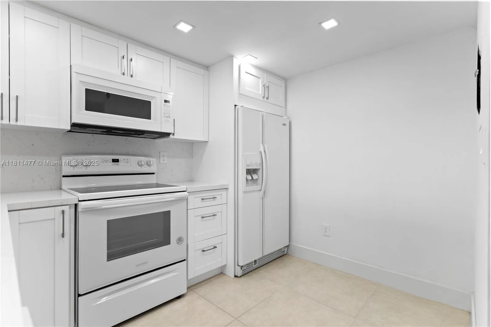 Miami, Florida 33179, United States, 1 Bedroom Bedrooms, ,2 BathroomsBathrooms,Residential,Active,140039