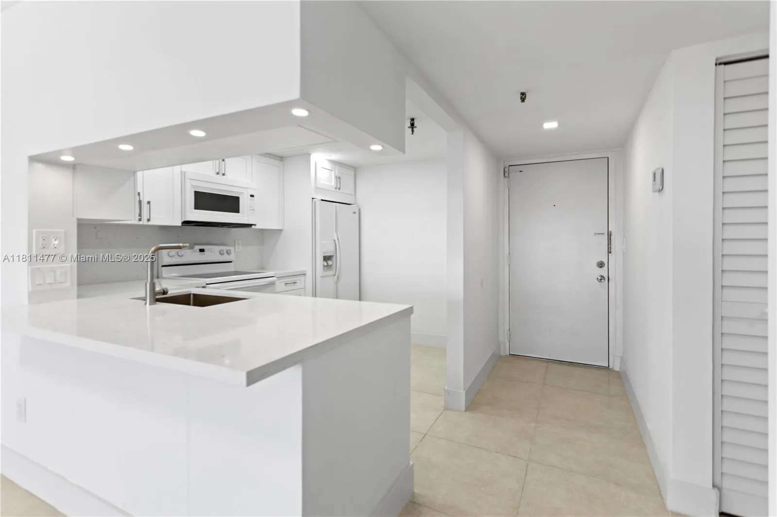 Miami, Florida 33179, United States, 1 Bedroom Bedrooms, ,2 BathroomsBathrooms,Residential,Active,140039