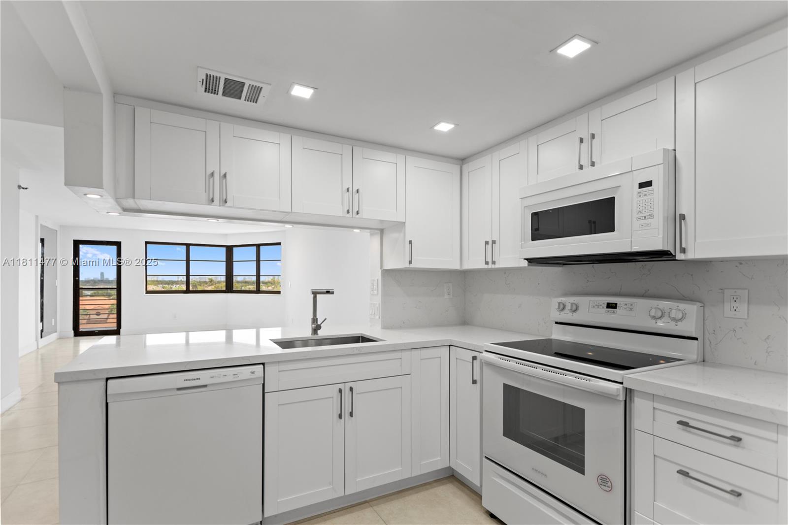 LAKE VIEW OF CALIF CLUB C - Residential Lease