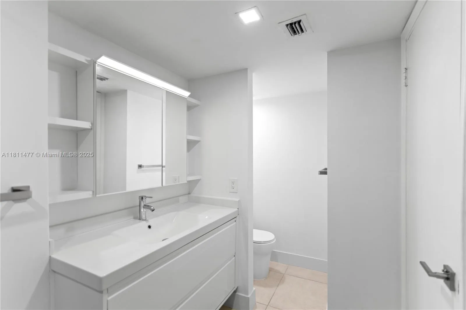 Miami, Florida 33179, United States, 1 Bedroom Bedrooms, ,2 BathroomsBathrooms,Residential,Active,140039