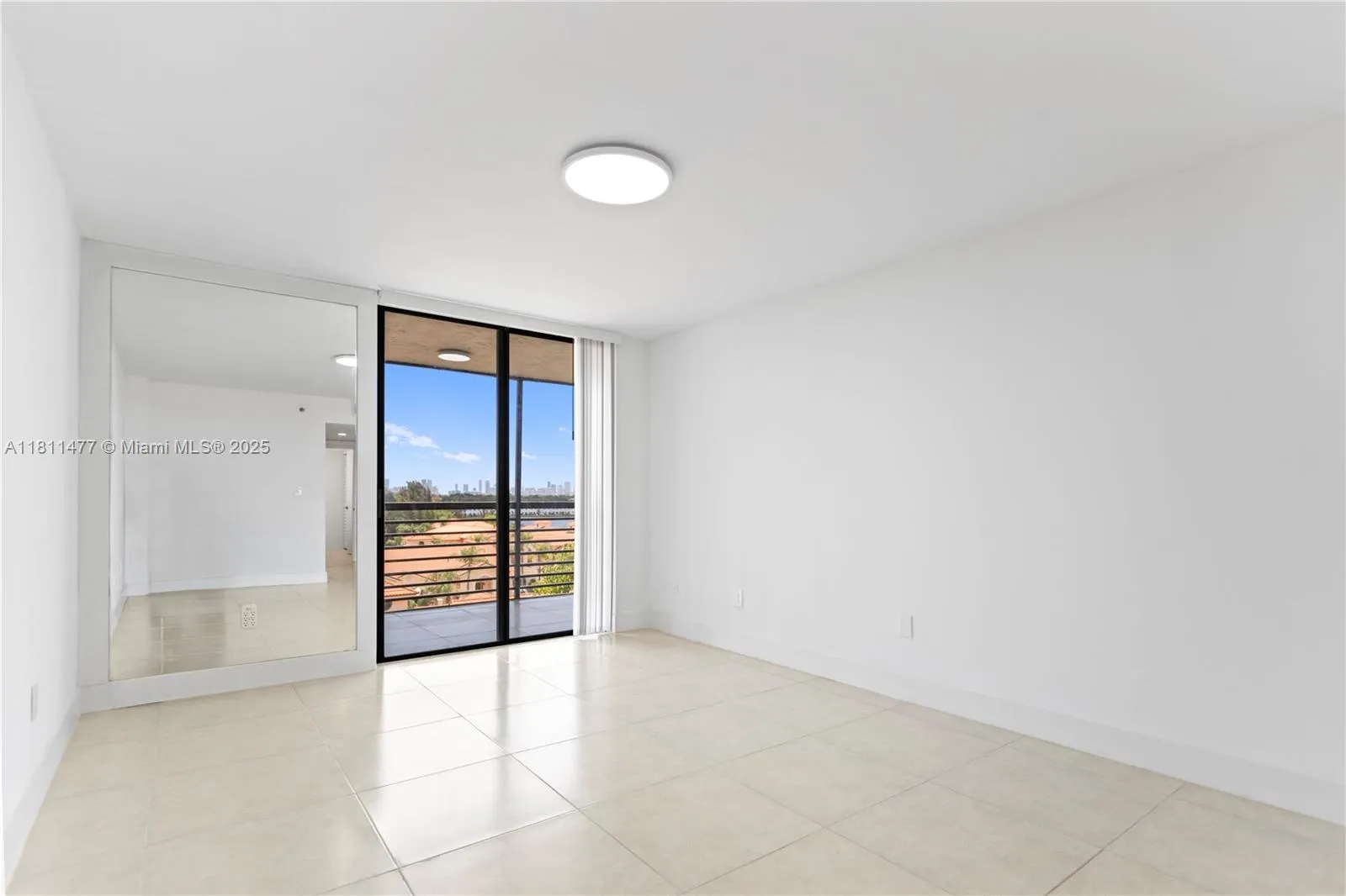 Miami, Florida 33179, United States, 1 Bedroom Bedrooms, ,2 BathroomsBathrooms,Residential,Active,140039