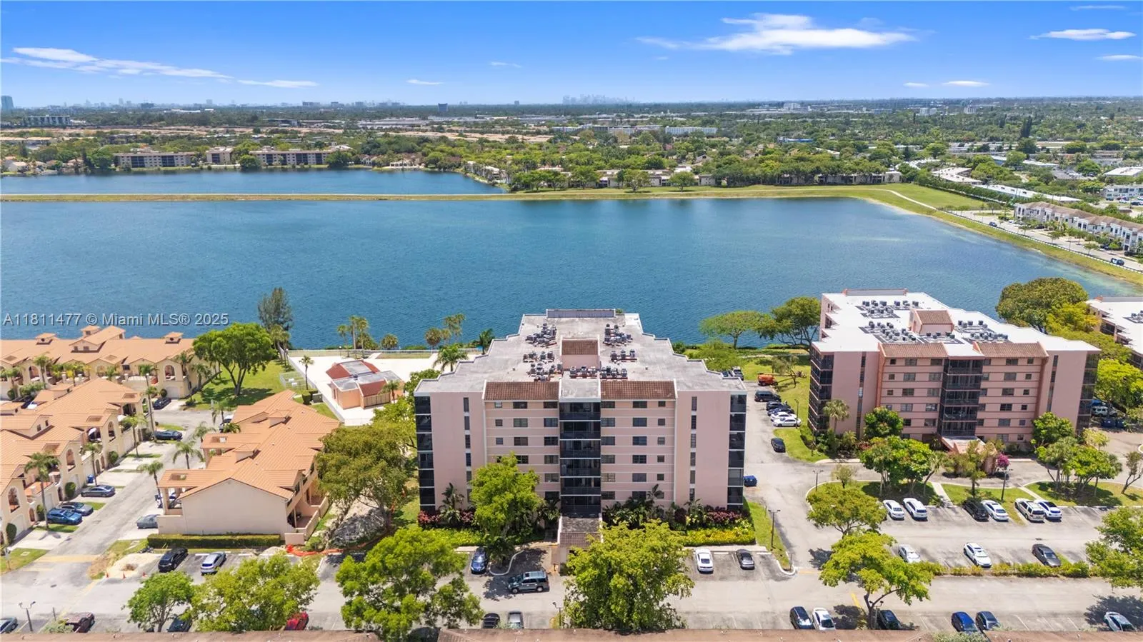 Miami, Florida 33179, United States, 1 Bedroom Bedrooms, ,2 BathroomsBathrooms,Residential,Active,140039