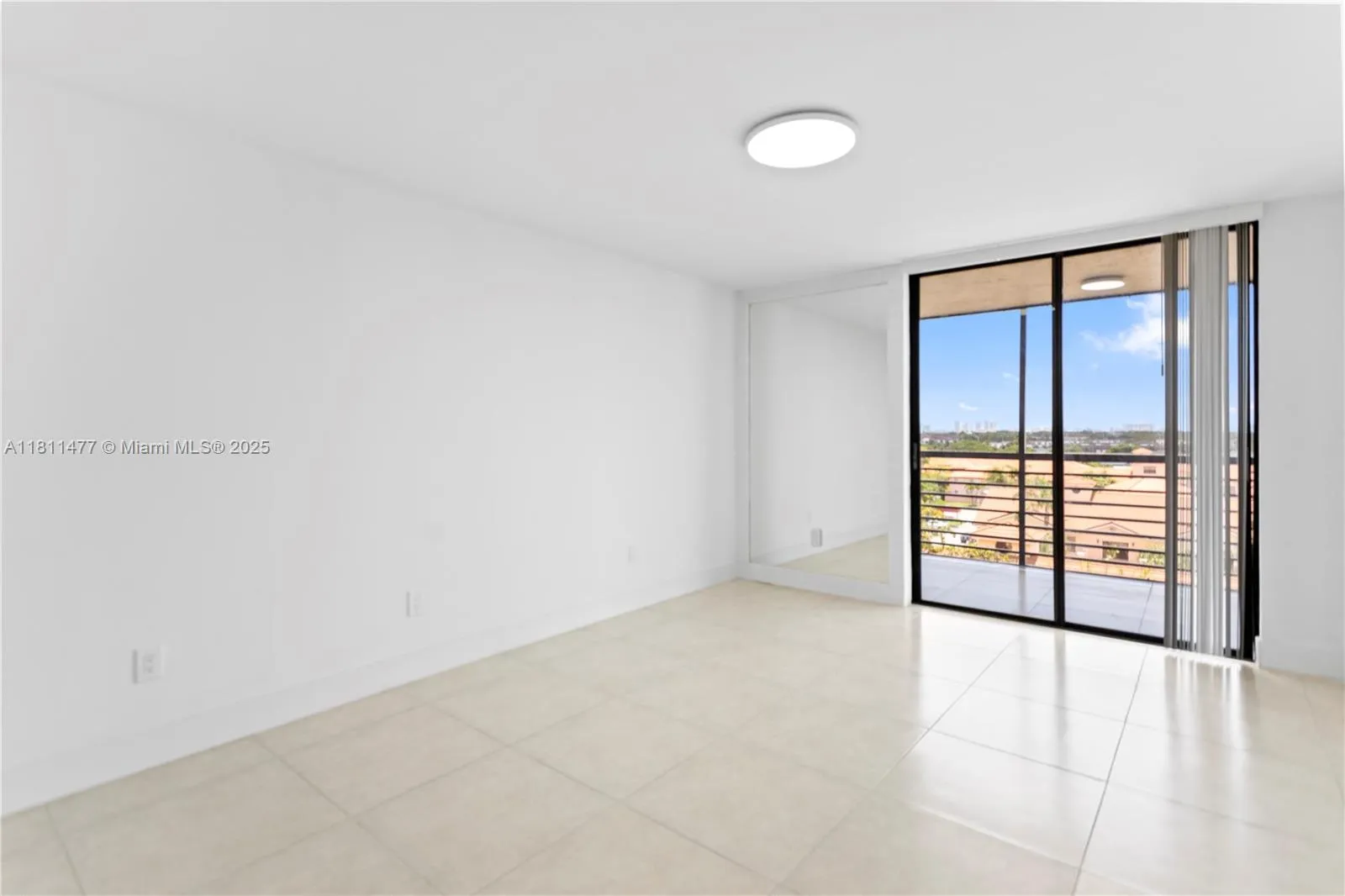 Miami, Florida 33179, United States, 1 Bedroom Bedrooms, ,2 BathroomsBathrooms,Residential,Active,140039