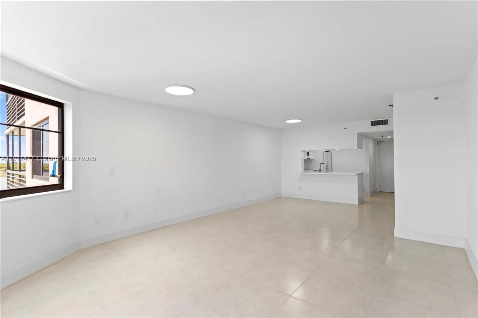 Miami, Florida 33179, United States, 1 Bedroom Bedrooms, ,2 BathroomsBathrooms,Residential,Active,140039