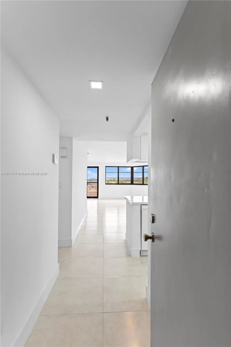 Miami, Florida 33179, United States, 1 Bedroom Bedrooms, ,2 BathroomsBathrooms,Residential,Active,140039