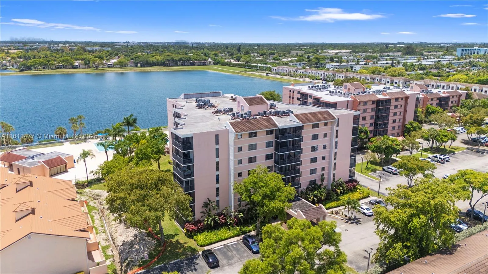 Miami, Florida 33179, United States, 1 Bedroom Bedrooms, ,2 BathroomsBathrooms,Residential,Active,140039