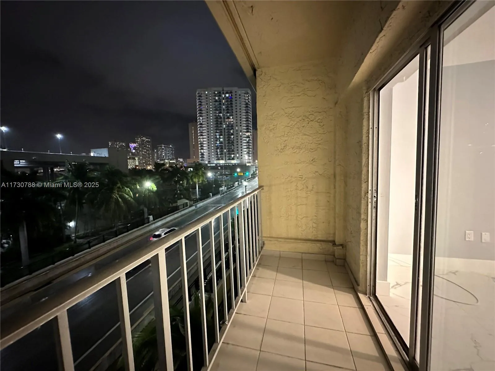 Miami, Florida 33130, United States, 2 Bedrooms Bedrooms, ,1 BathroomBathrooms,Residential,Active,14440