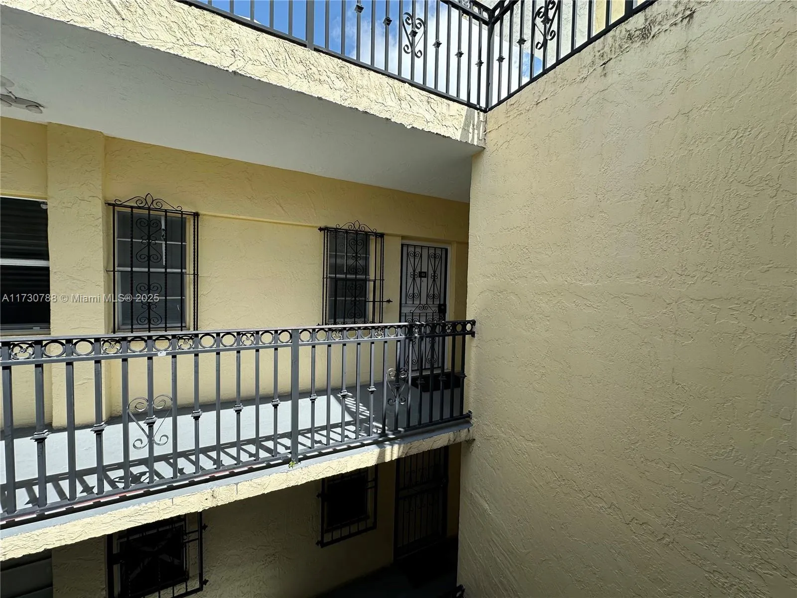 Miami, Florida 33130, United States, 2 Bedrooms Bedrooms, ,1 BathroomBathrooms,Residential,Active,14440