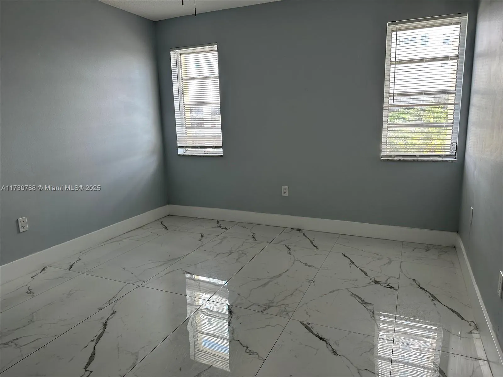 Miami, Florida 33130, United States, 2 Bedrooms Bedrooms, ,1 BathroomBathrooms,Residential,Active,14440