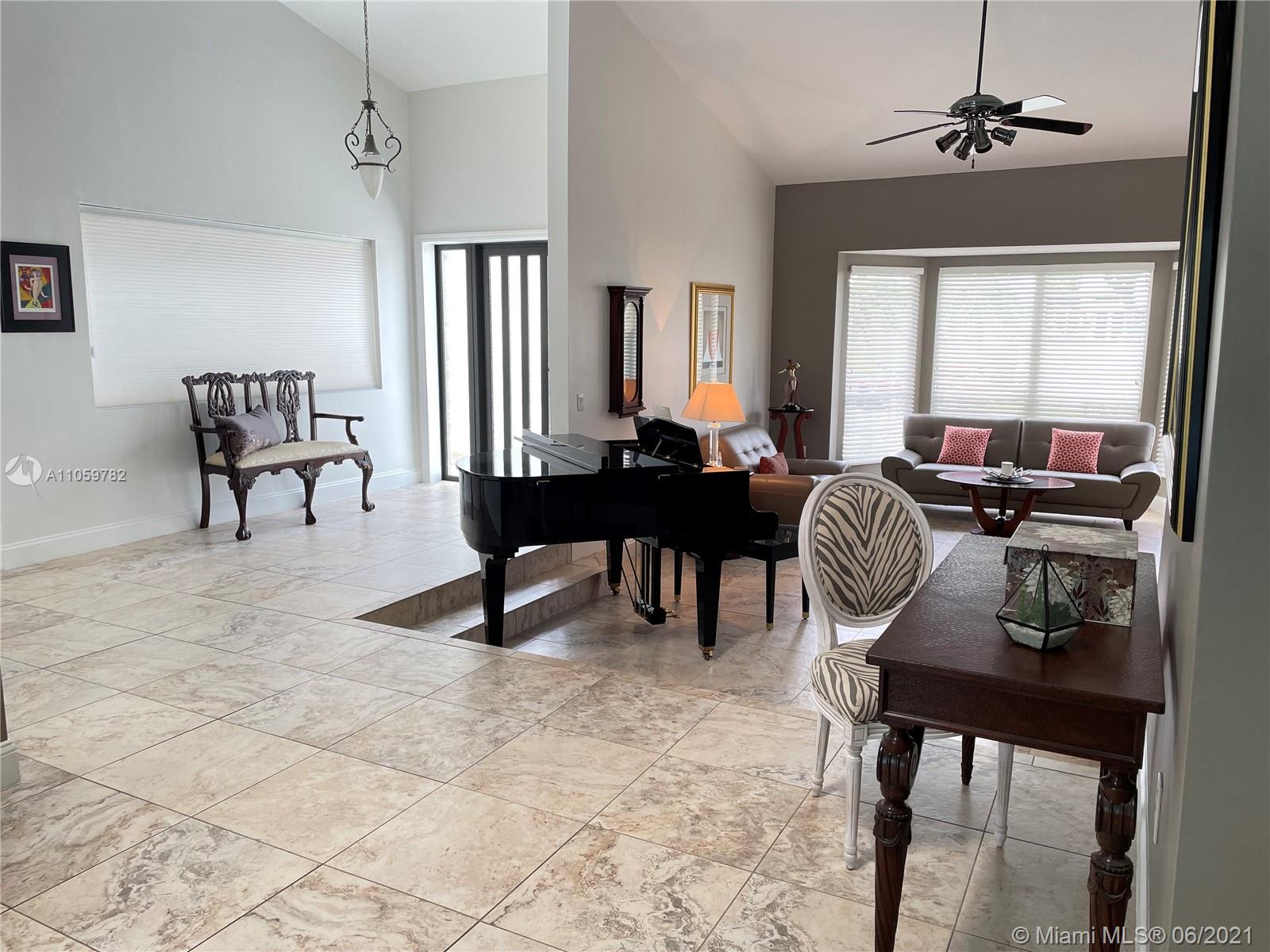 IMPERIAL ESTATES - Residential