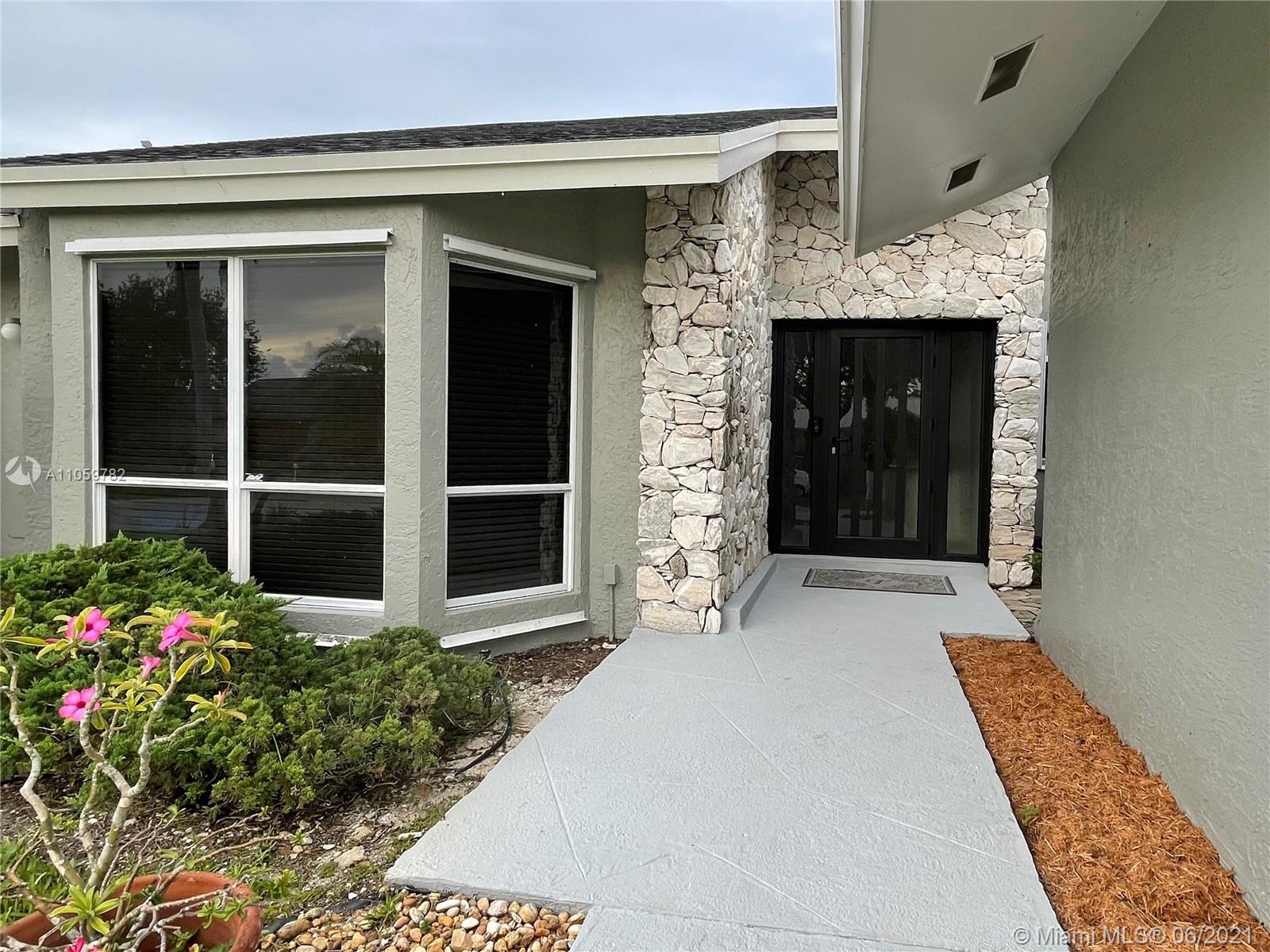 IMPERIAL ESTATES - Residential