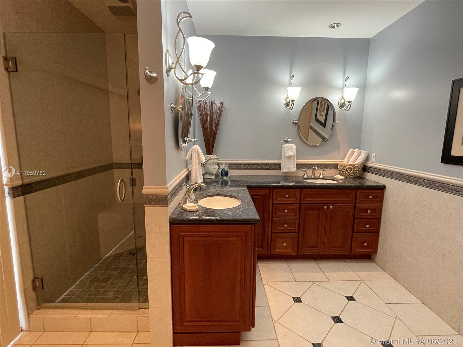 IMPERIAL ESTATES - Residential