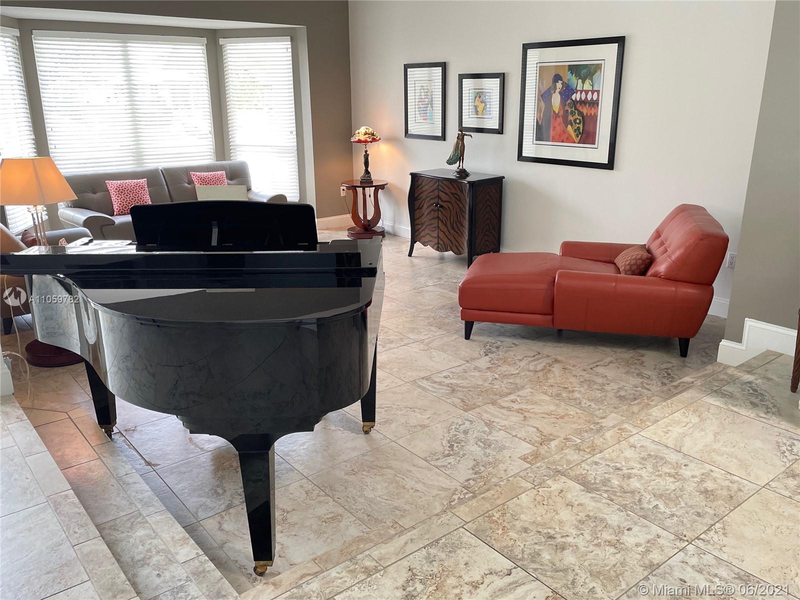 IMPERIAL ESTATES - Residential