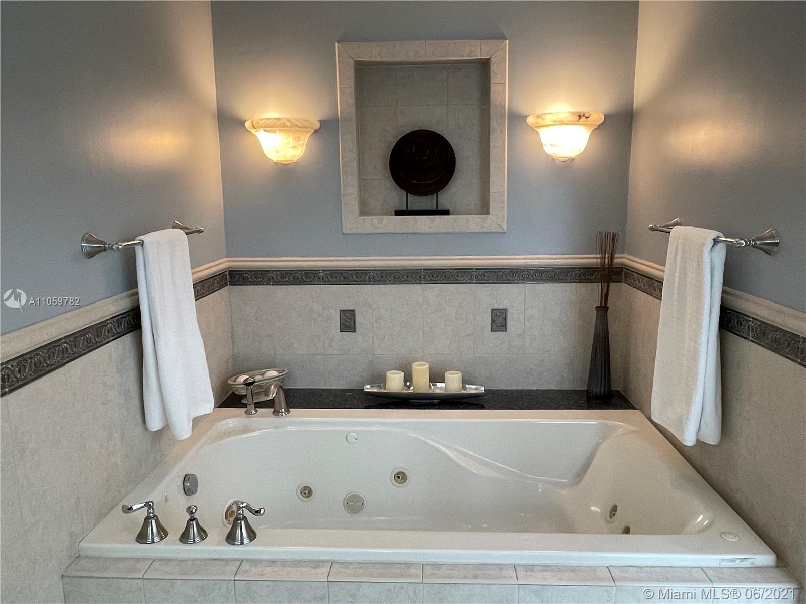 IMPERIAL ESTATES - Residential