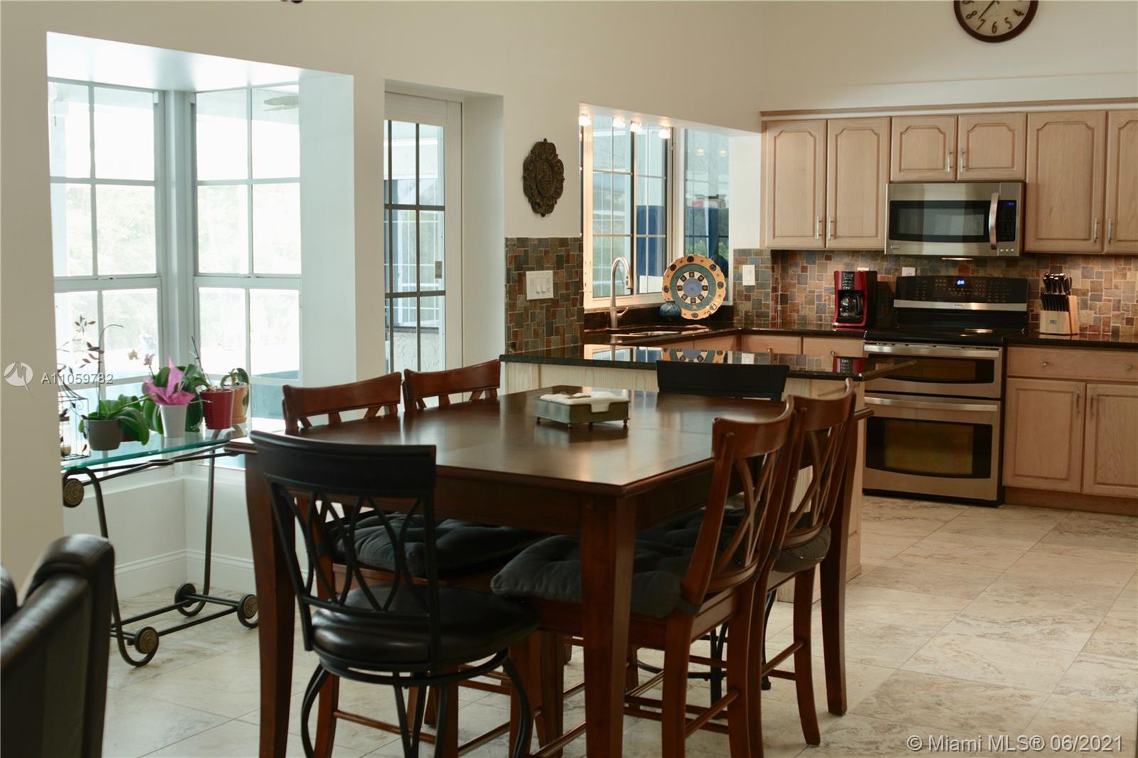 IMPERIAL ESTATES - Residential