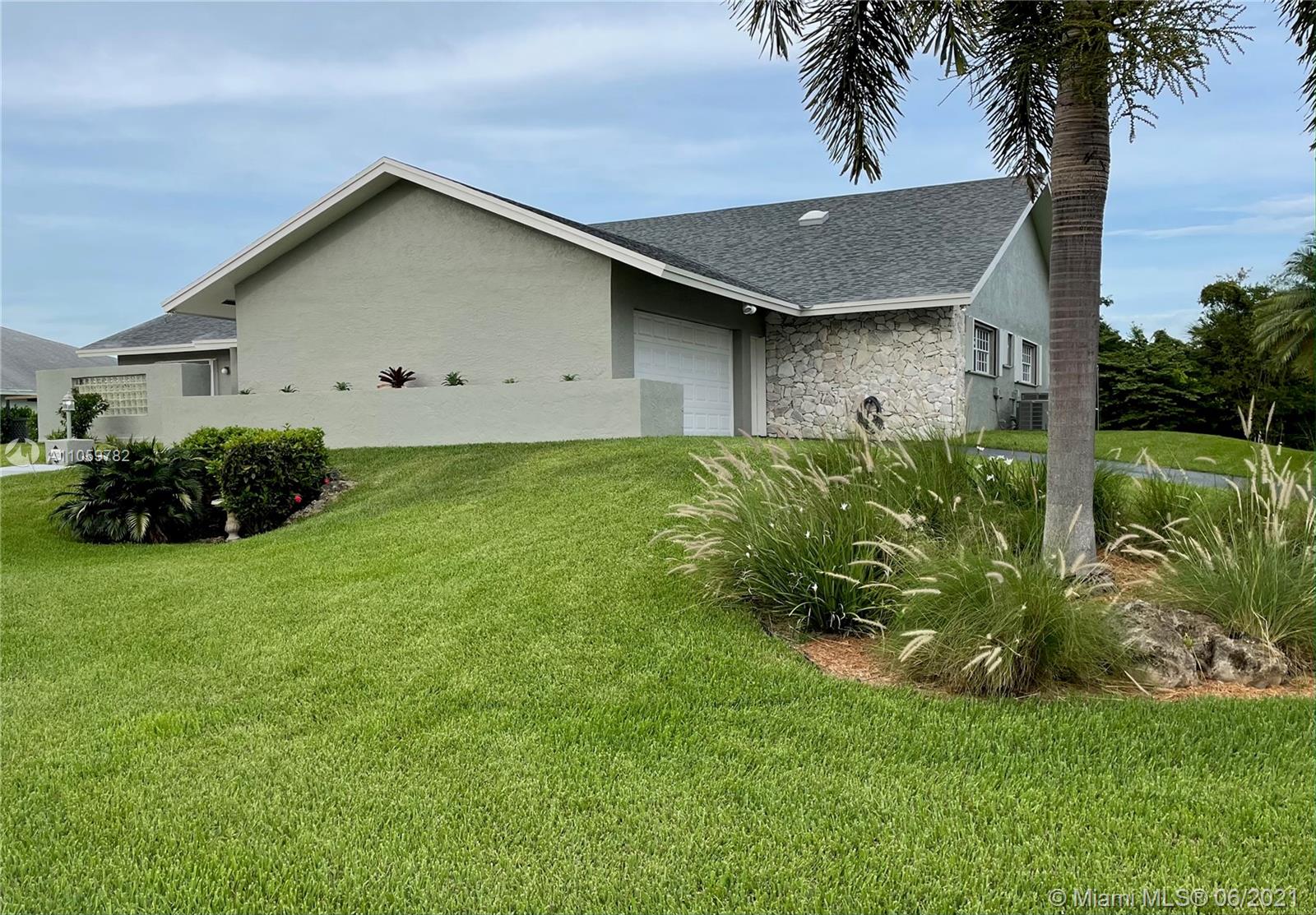 IMPERIAL ESTATES - Residential