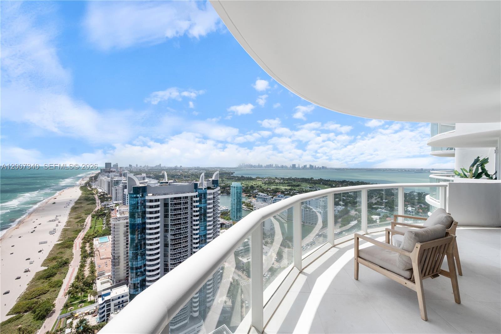 AKOYA CONDO - Residential