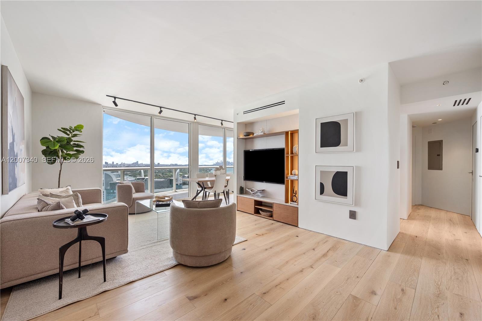 6365 Collins Ave 3904