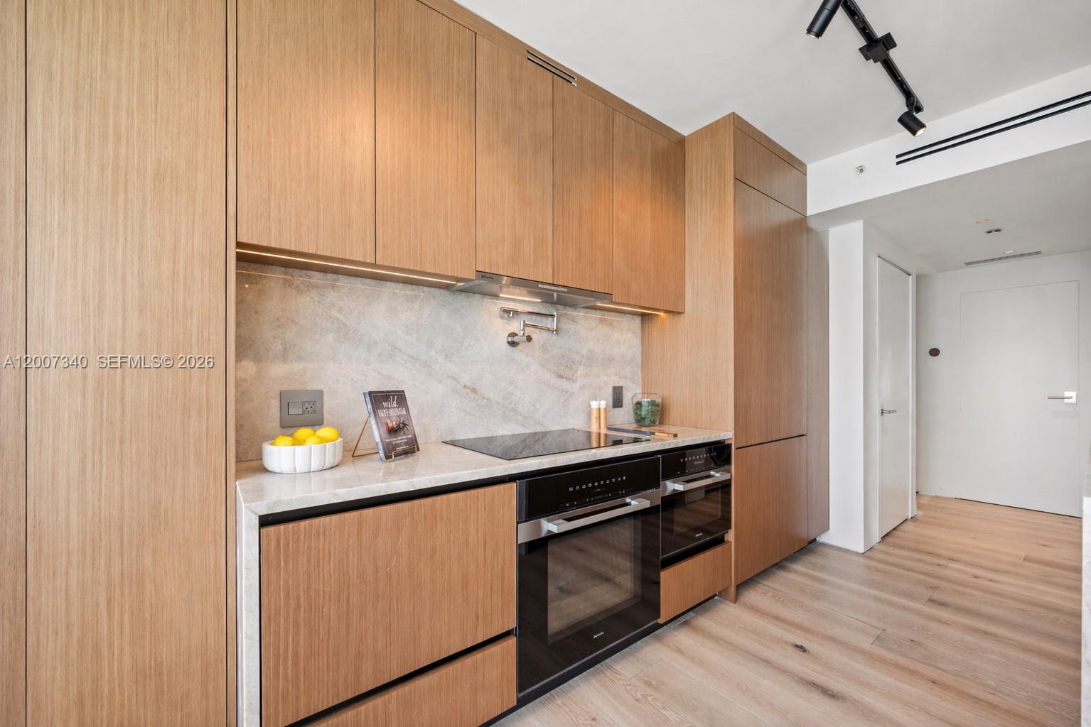 AKOYA CONDO - Residential