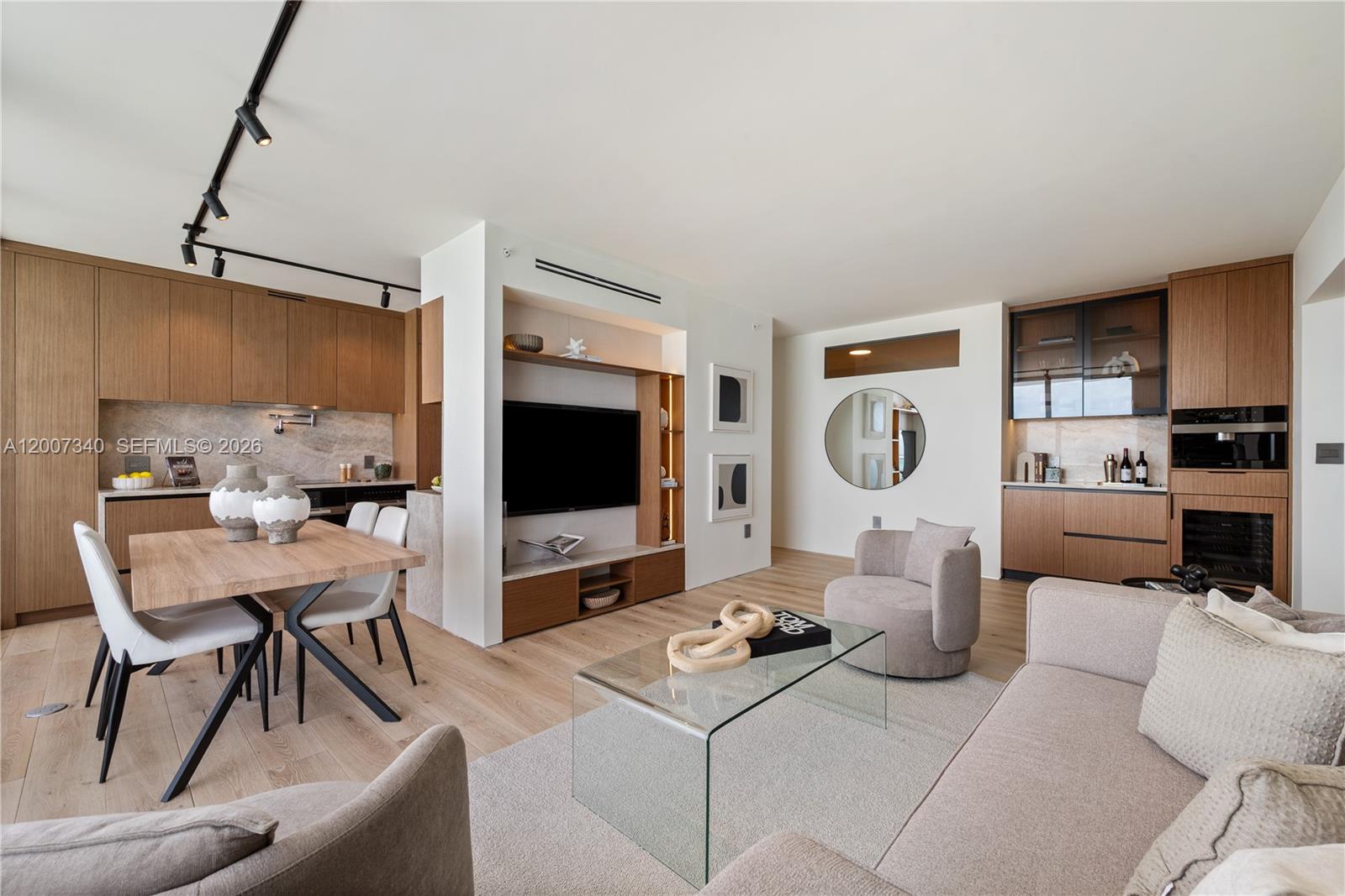 6365 Collins Ave 3904