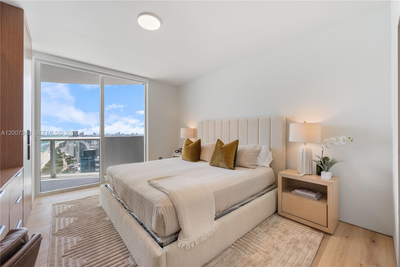 AKOYA CONDO - Residential