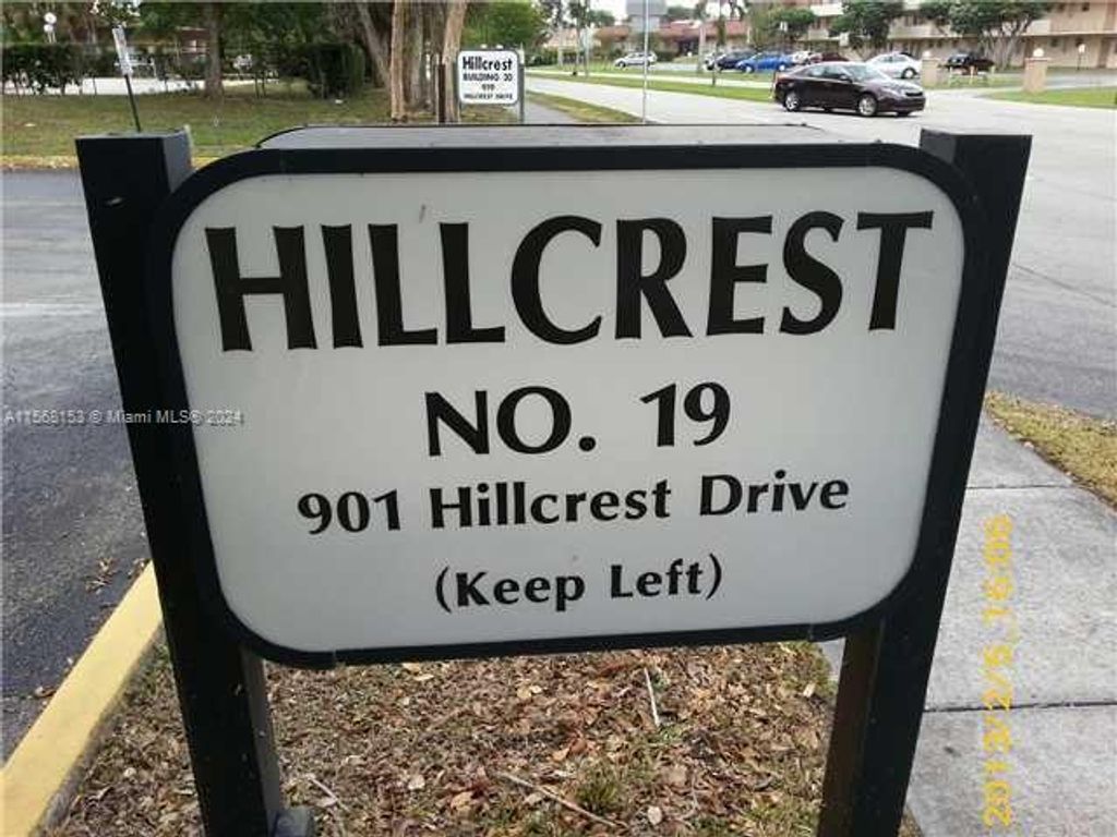 Photo of 901 Hillcrest Dr #409, Hollywood, FL 33021 (MLS # A11568153)