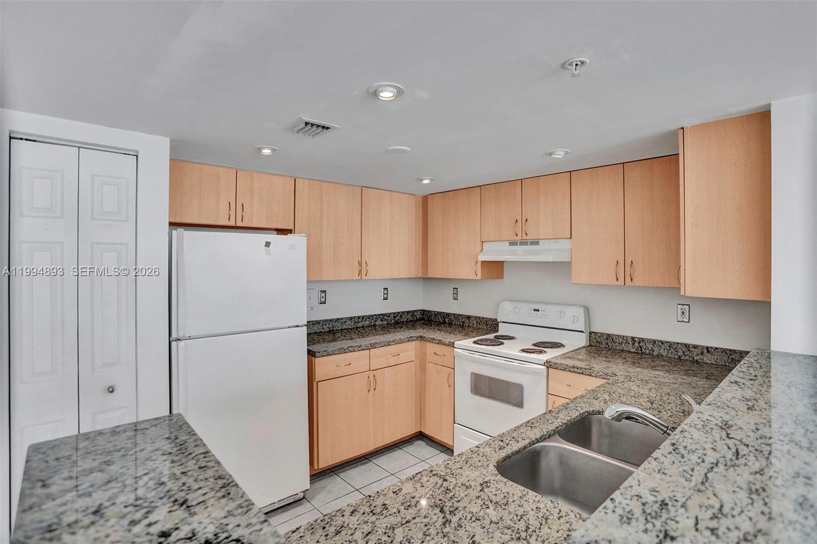 THE ASTON CONDO - Residential