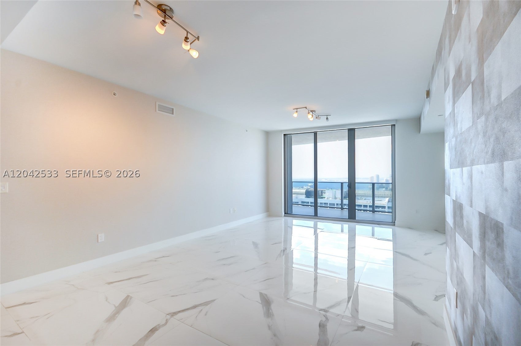488 NE 18th St 4310