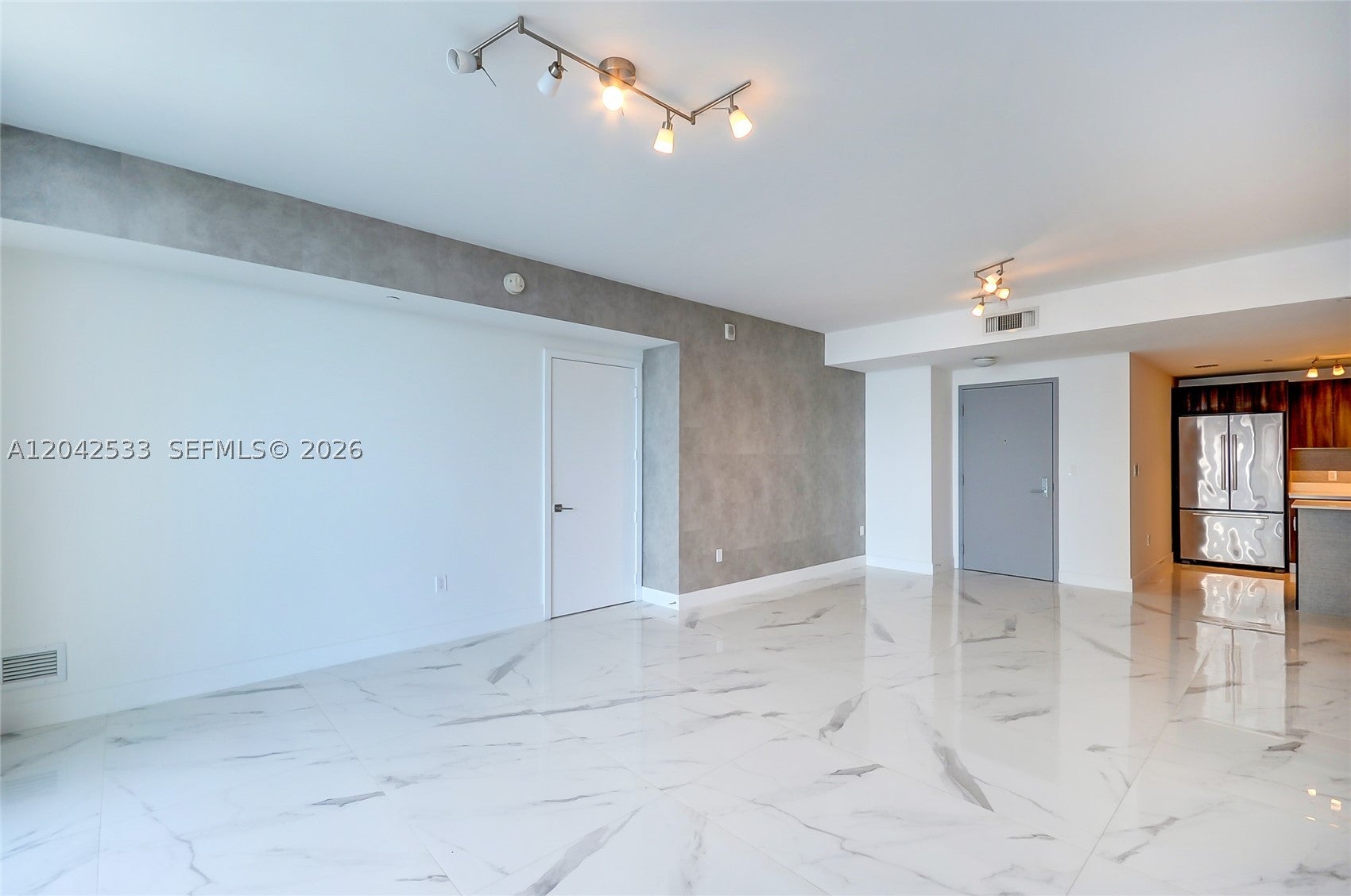 488 NE 18th St 4310