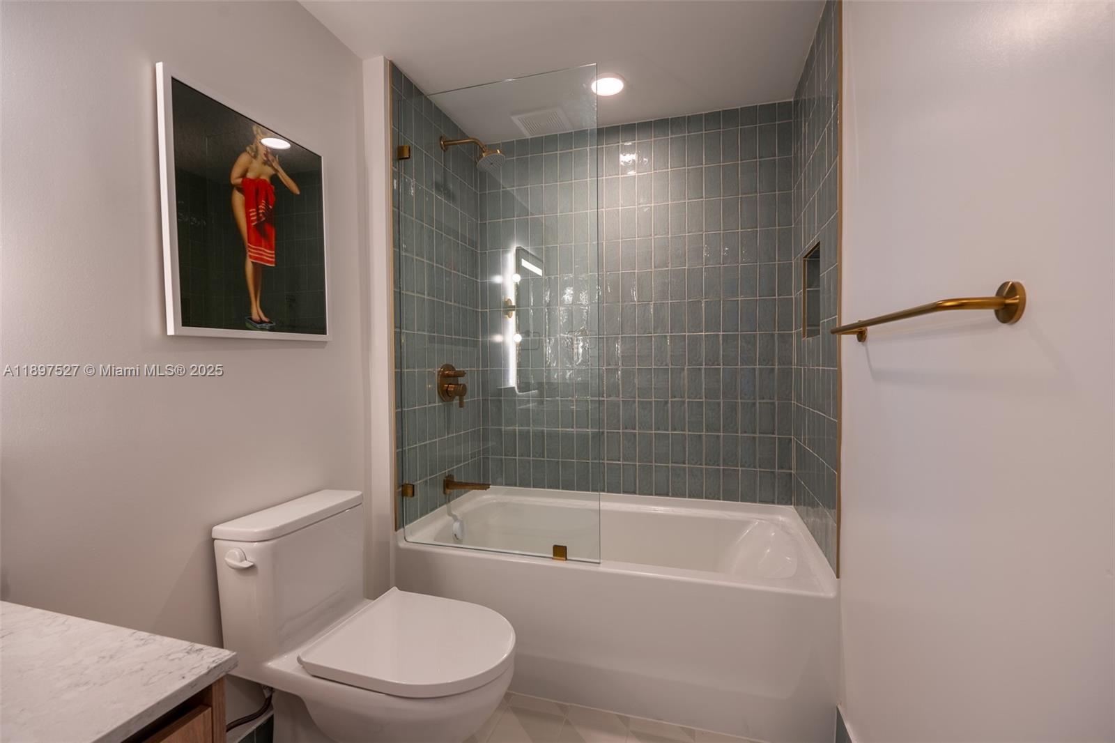 159 NE 6TH STREET CONDO - Residential