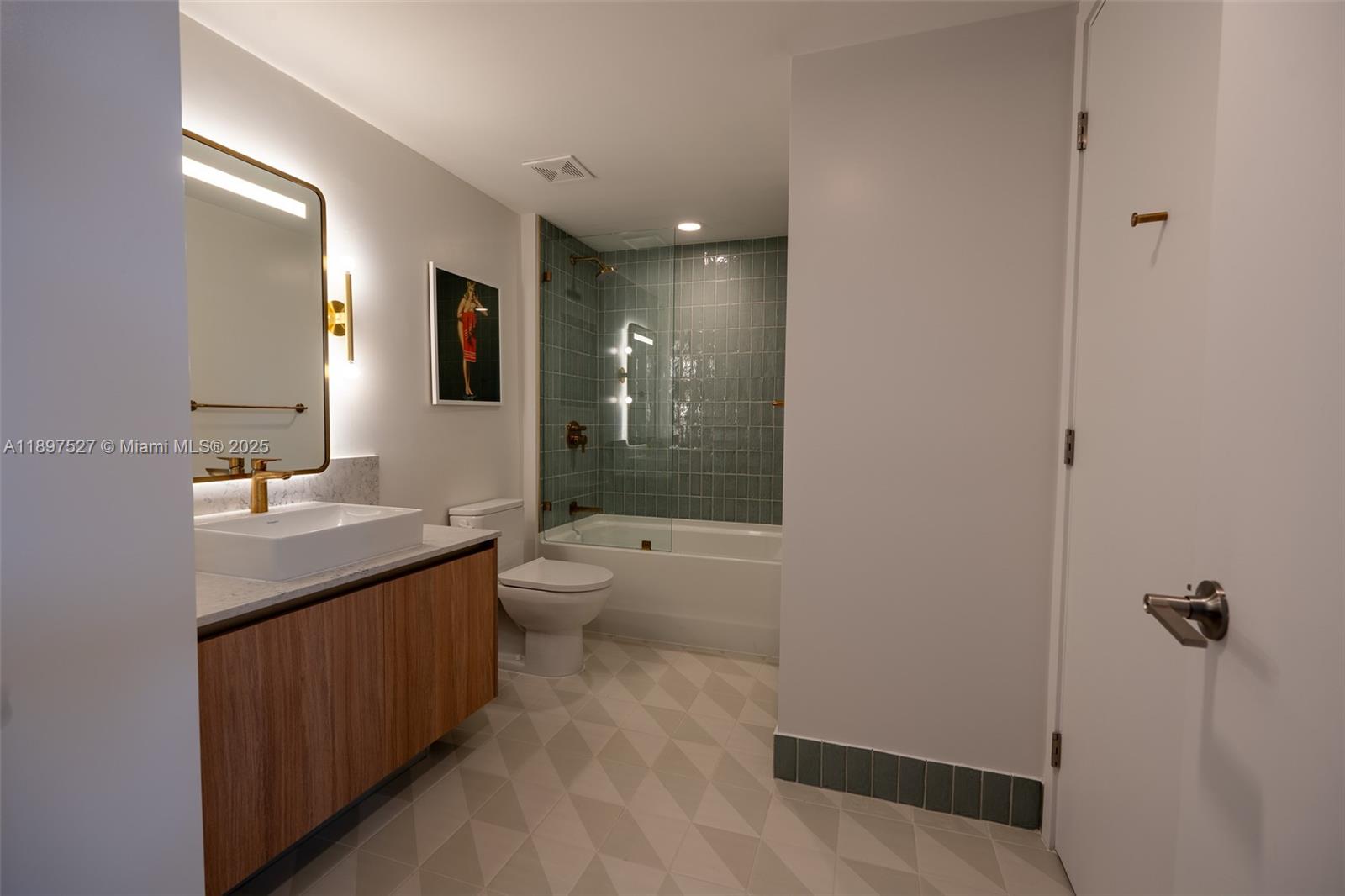 159 NE 6TH STREET CONDO - Residential