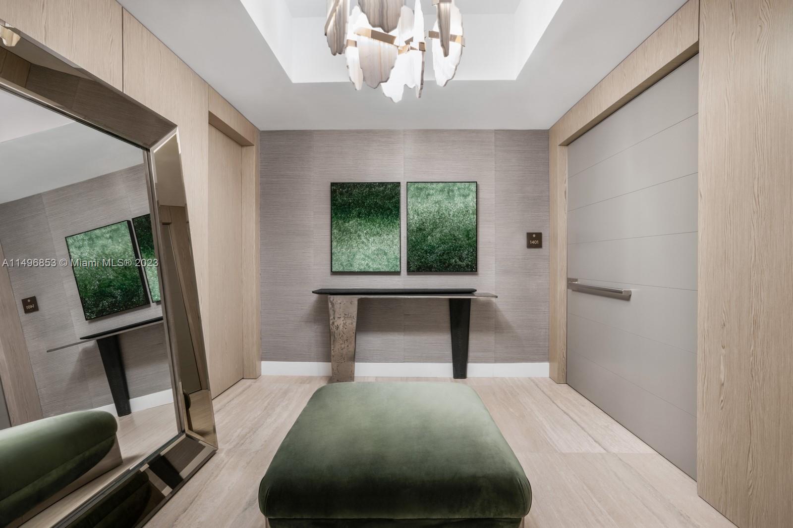 TURNBERRY OCEAN CLUB - Residential