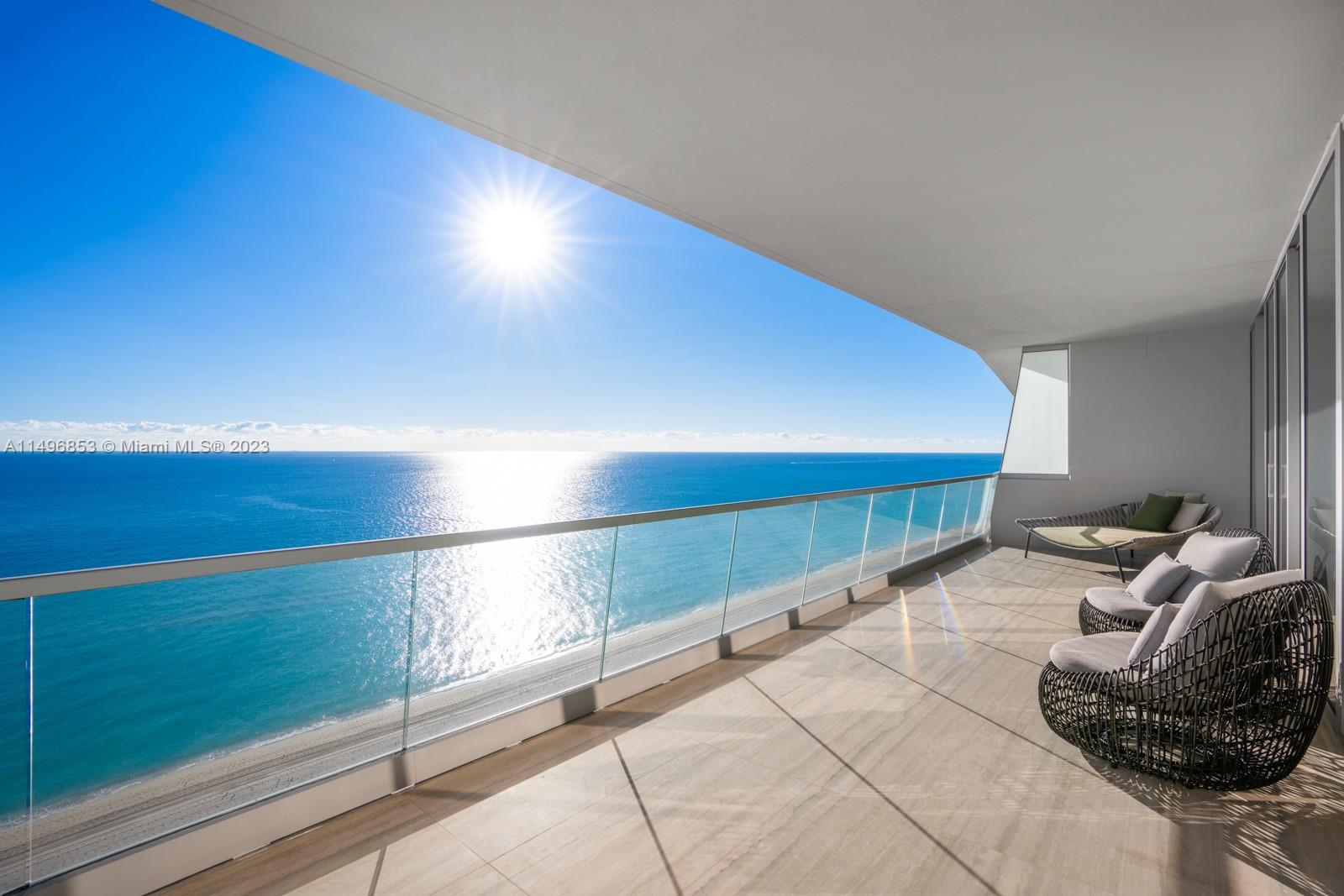 TURNBERRY OCEAN CLUB - Residential
