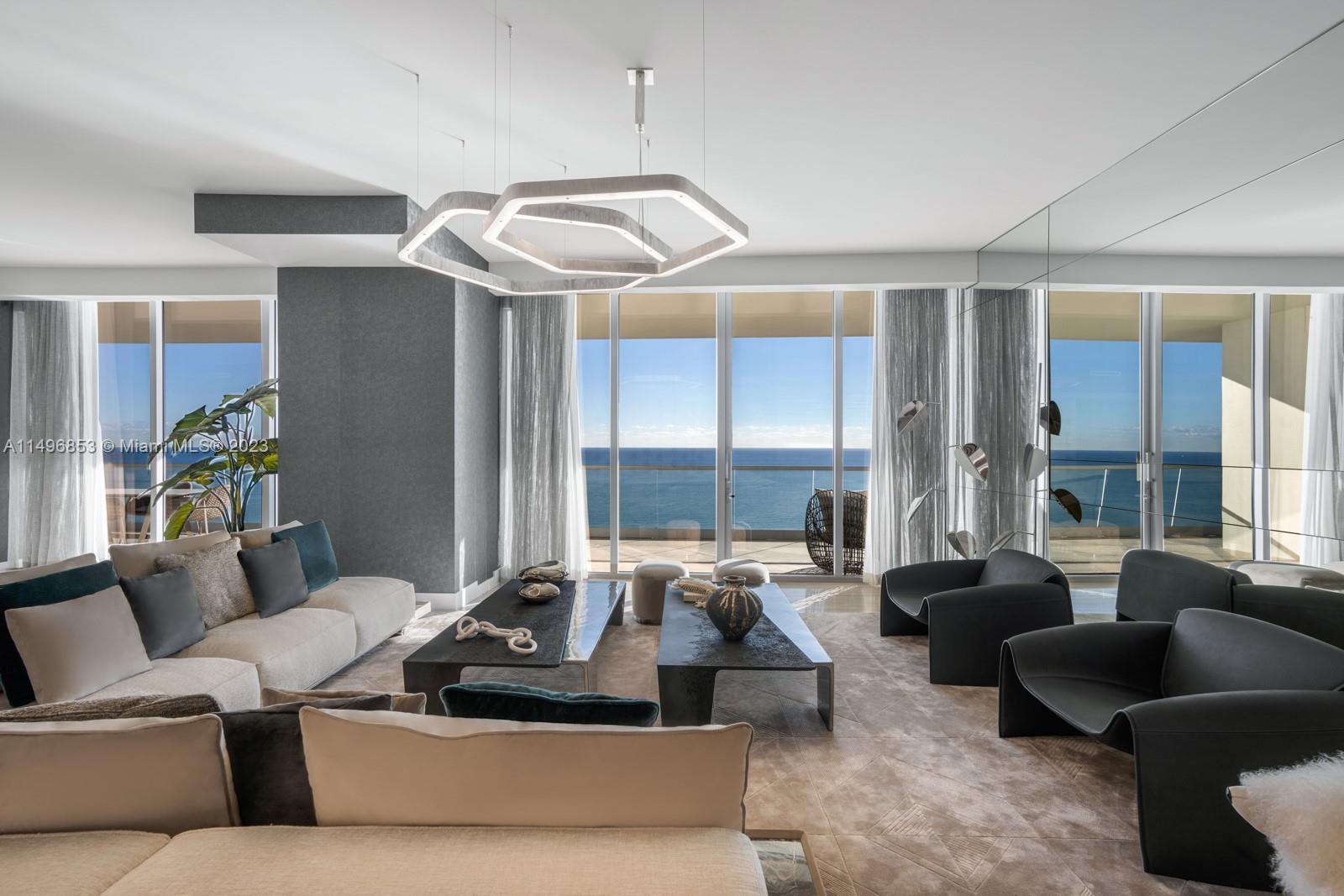 TURNBERRY OCEAN CLUB - Residential