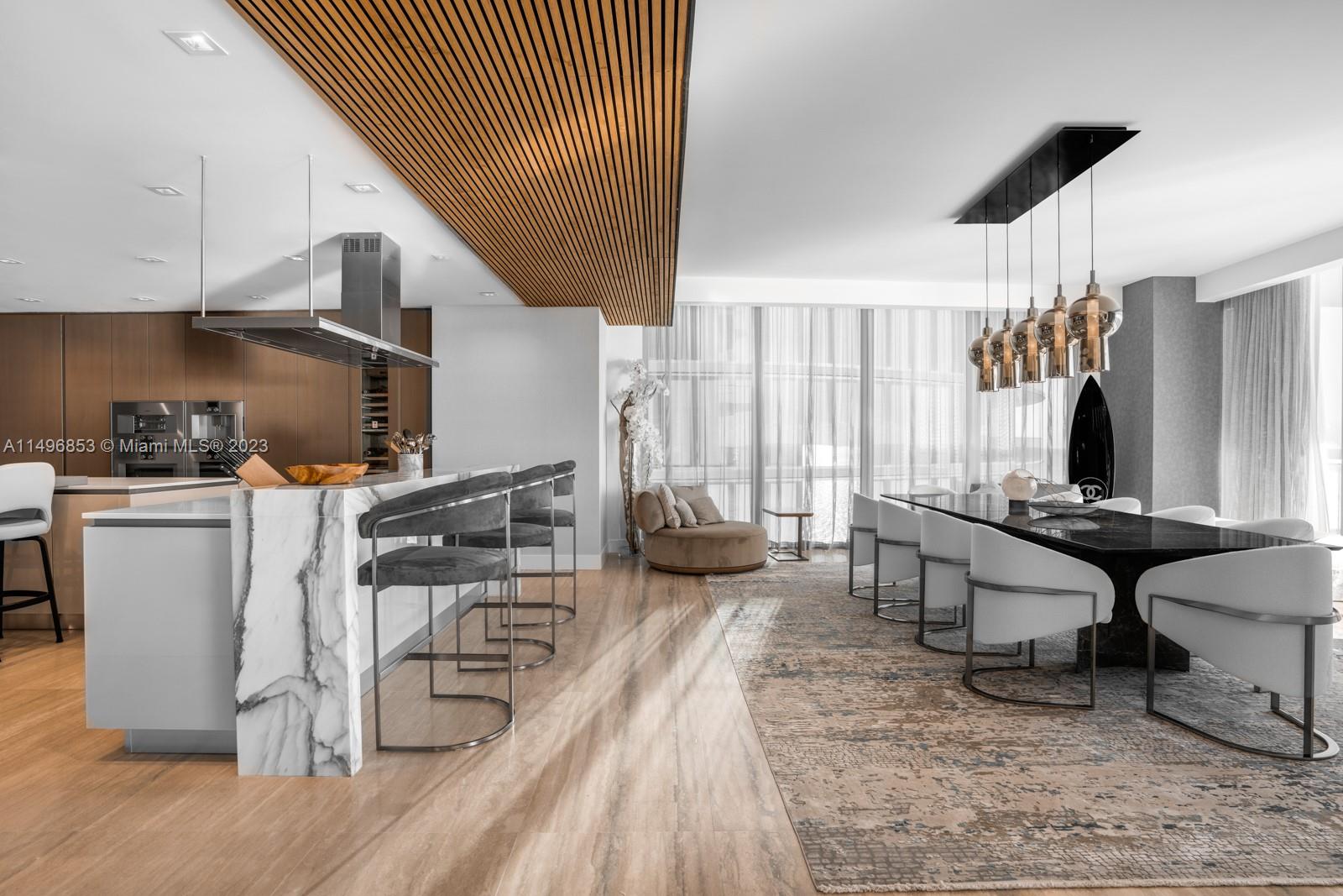 TURNBERRY OCEAN CLUB - Residential