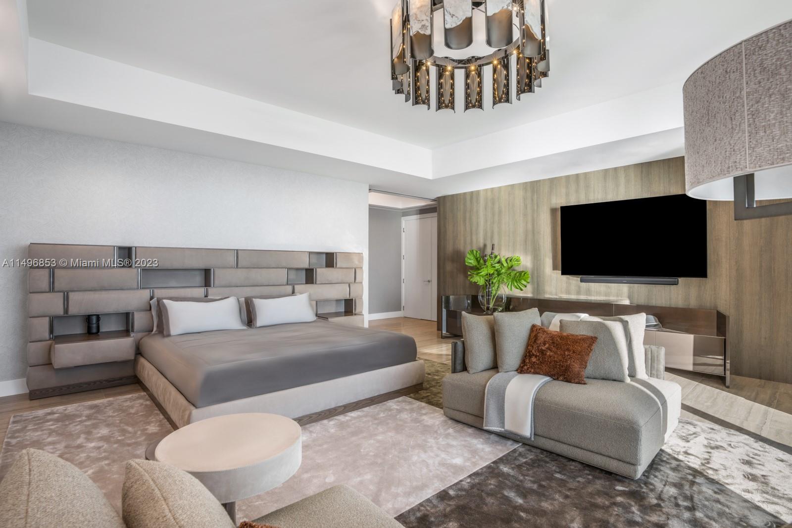TURNBERRY OCEAN CLUB - Residential