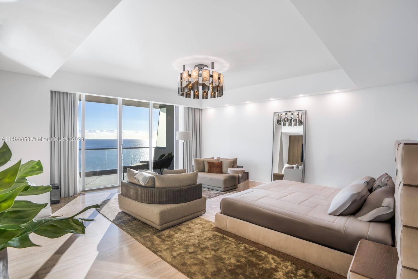 TURNBERRY OCEAN CLUB - Residential