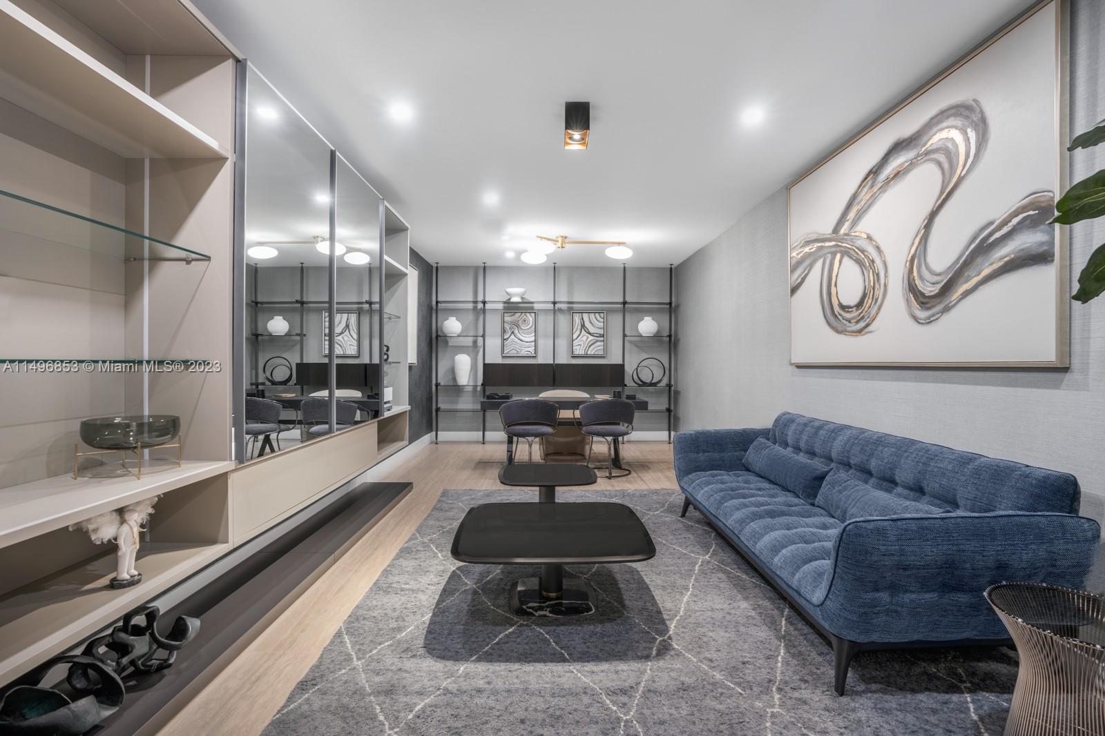 TURNBERRY OCEAN CLUB - Residential