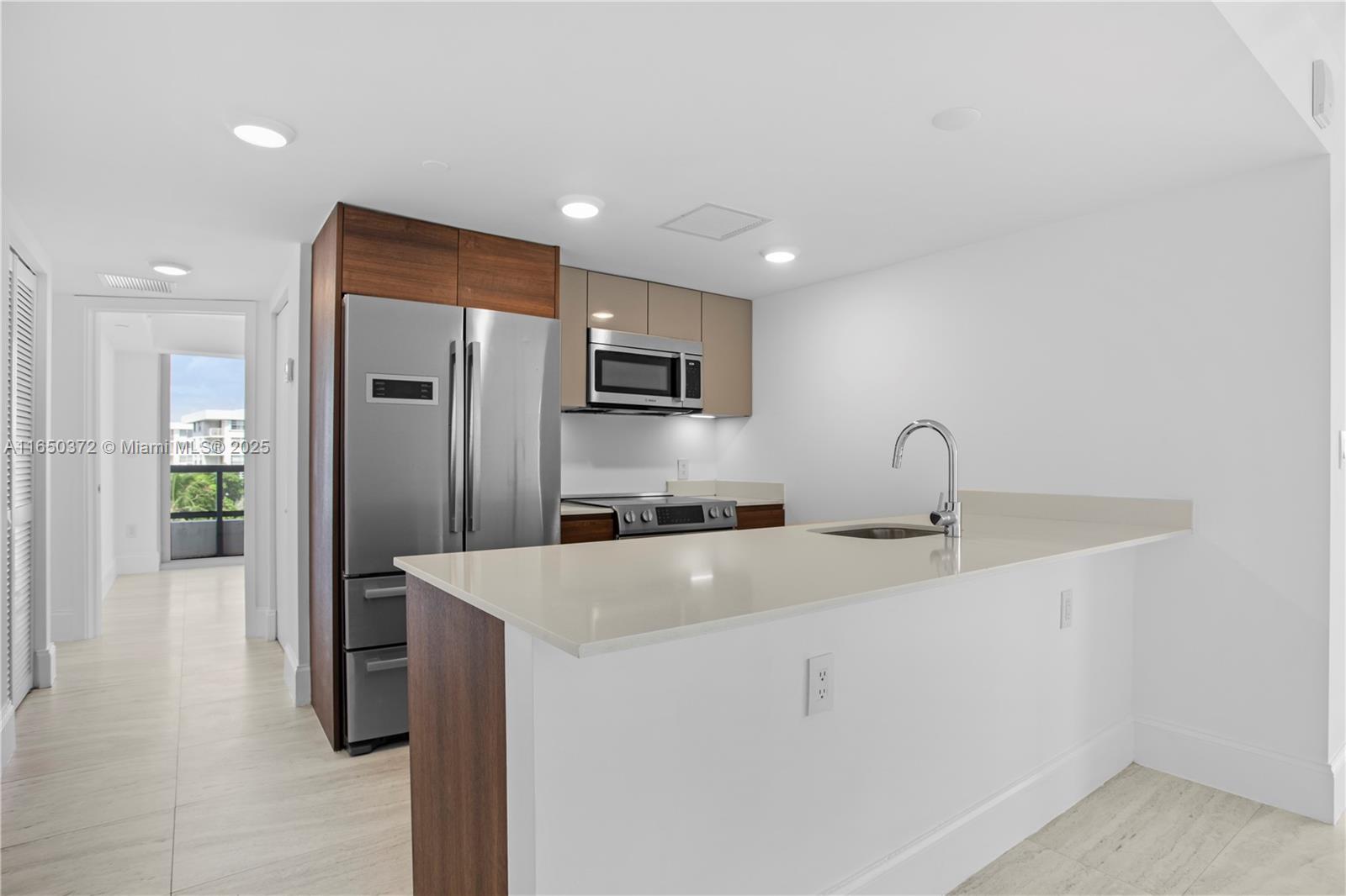 THE IVORY RESIDENCE CONDO - Residential