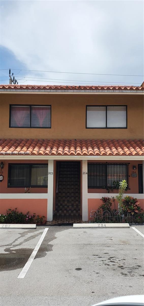 Located in the heart of Hialeah Gardens with easy access to / from I 75 you'll find this second floor apartment with 2 bedroom, 2 bathroom, new fridge/frezzer and full size washer and dryer inside the unit. Tile floors throughout the unit, plenty of stores and restaurants nearby including a supermarket across the street,1 assigned parking space, guest parking, & additional spaces available with the condo​​‌​​​​‌​‌​​​‌‌​​​‌‌‌​​‌​​‌‌​​​​ association.
