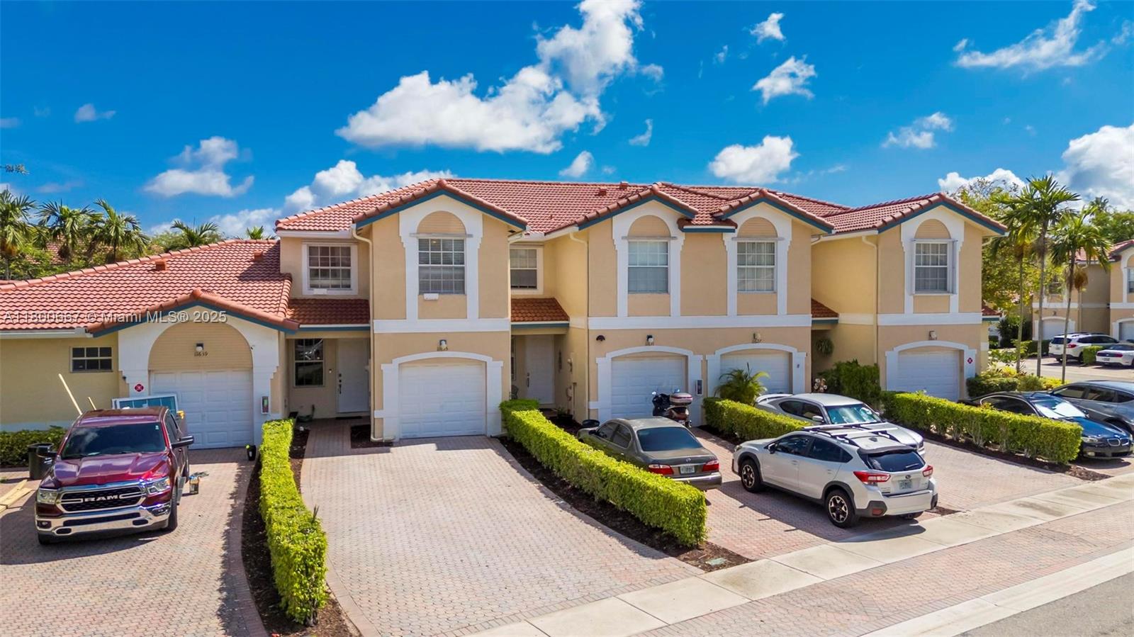 Property for Sale at 11635 Nw 47th Ct, Coral Springs, Broward County, Florida - Bedrooms: 3 
Bathrooms: 3  - $425,000