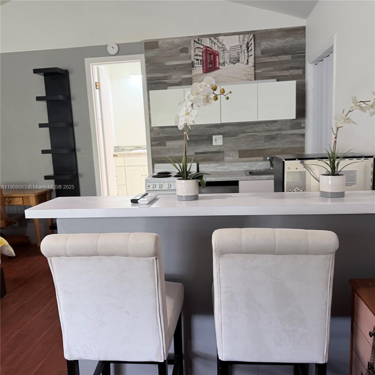 CORAL RIDGE GALT ADD NO 2 - Residential Lease