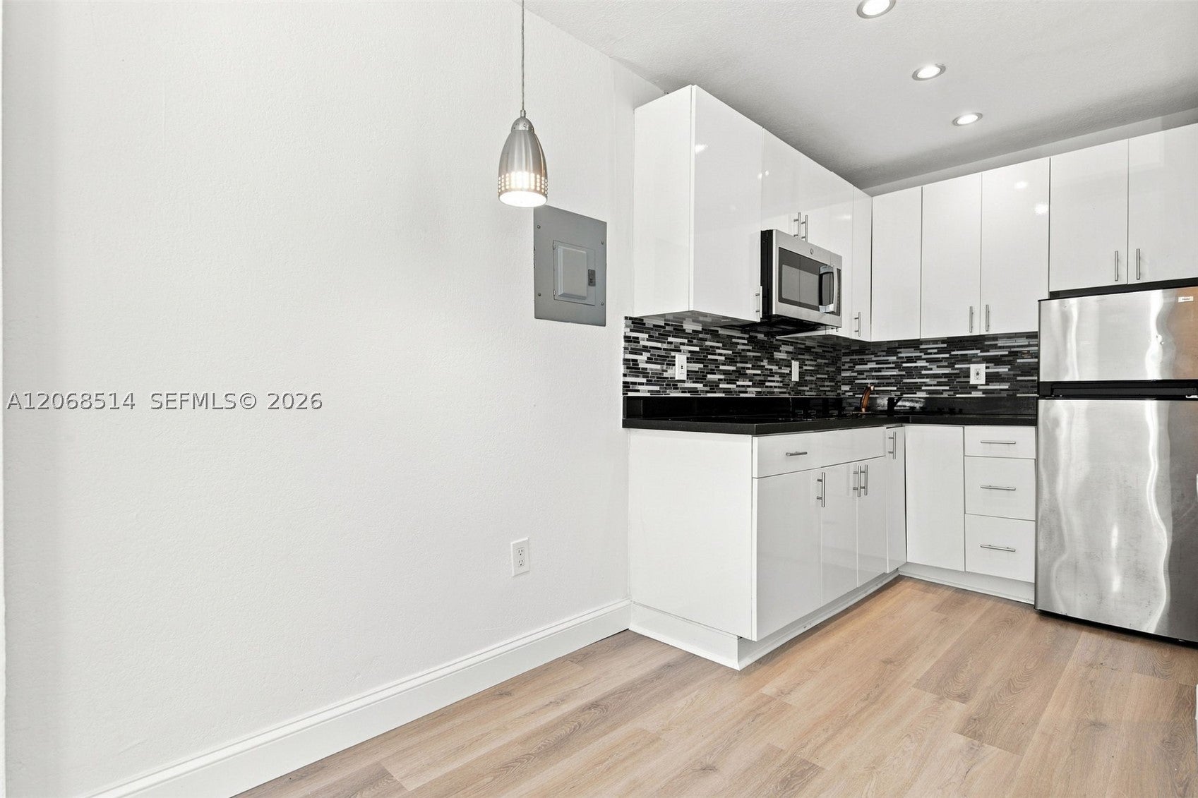 119 Menores Ave 2